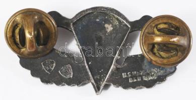 Ejtőernyős sapkajelvény, h: 4,5 cm