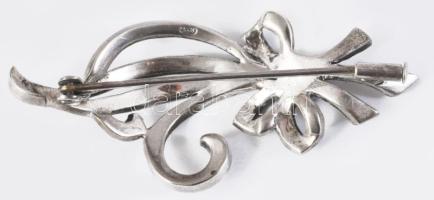 Ezüst (ag) bross, markazitokkal, jelzett, h: 5,5 cm, bruttó 7,8g