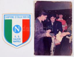 1990 Diego Maradona (1960-2020) világbajnok argentin labdarúgó autográf aláírása a Budapesten játszo...