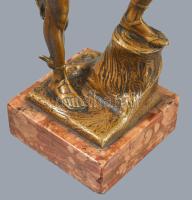 cca 1900-1920 Franz Xaver Bergmann (1861-1936): Hermész. Patinázott bronz, márvány talapzaton, csava...