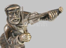 Odesszai hegedűs ezüst (Ag) lemez szobor, jelzett, m: 12 cm, bruttó 87g