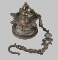 Thookkuvilakku. Indiai ünnepi templomi olajlámpa. Bronz, cca 1800, Dél-India, d: 14 cm, teljes m: 58...