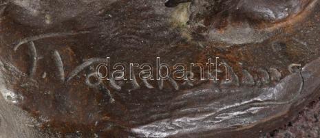 Fred Voelckerling (1872-1945): Zsoké. Patinázott bronz, jelzett, patinával, márvány talapzaton, m: 3...