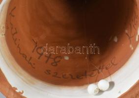 Kiss Roóz Ilona (1920-2010): Angyalalakos gyertyatartó. Jelzett, hibátlan, m: 16 cm