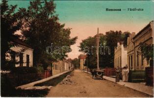 Homonna, Homenau, Humenné; Fürdő utca. Vasúti levelezőlapárusítás 3284. / street, automobile