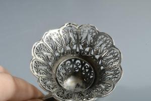 2 darab filigrán ezüst (Ag) samesz. Jelzett, 925-ös ezüst, m: 5cm, 95g /// Two filigree silver (Ag) ...