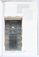 Budapest in Detail. Építészeti részletek. Szerk.: Lőrinczi Zsuzsa. Bp., 1999, 6 Bt. 259 p. Magyar és...