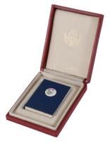 Dr. Sikota Győző: Herendi porcelán. (Minikönyv). Bp., 1976, Műszaki Könyvkiadó. Kiadói bőrkötésben, ...