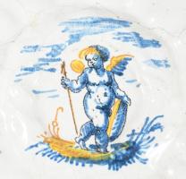 cca 1800 Nagyméretű olasz majolika dísztál. Deruta stílusú kerub mintás díszítéssel, anyagában formá...