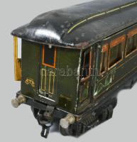 cca 1930 Marklin 18881 utazókocsi, korának megfelelő jó állapotban, h: 35 cm /// c. 1930 Märklin 188...