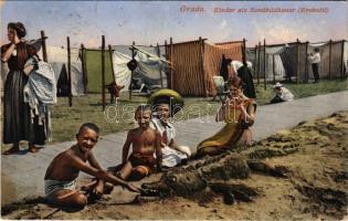 1912 Grado, Kinder als Sandbildhauer (Krokodil) / beach, children as sand sculptors (crocodile). Dep...