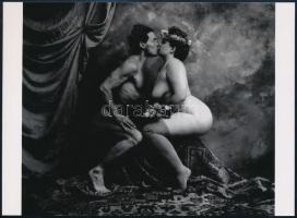 cca 1981 Saudek, Jan (1935-) cseh fotóművész felvétele (Csók), 1 db modern nagyítás, jelzés nélkül, ...