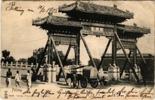 1905 Beijing, Peking; street view with gate (fa)