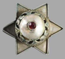 1889 Ezüst (Ag) esküvői gyűrű, vörös kővel. 1889, orosz, 84 zolotniki jel, d: 6 cm, bruttó 35g /// 1...