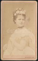 cca 1875 Blaha Lujza (1850-1926) színésznő portréja, keményhátú fotó Ellinger Ede budapesti műterméb...