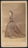 cca 1860 Frederika Kronau (1841-1918) osztrák opera-énekesnő, keményhátú fotó Strelisky pesti műterm...