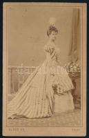 cca 1867 Pauliné Markovits Ilka (1839-1915) opera-énekesnő portréja, keményhátú fotó Klösz György pe...