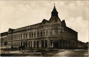 Hajdúböszörmény, Központi új fiúiskola, Rubinstein Benő, Sárosy Béla, Szabó Kálmán üzlete. Bocskay k...