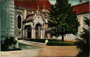 Tápiógyörgye, Györgyey kastély bejárata. Hangya szövetkezet kiadása (EB)