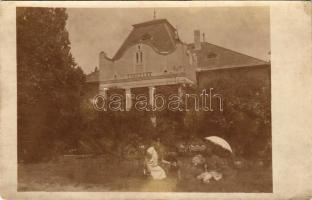 1928 Csemő, Teréz lak, villa, hölgyek kutyával a kertben. photo (fl)