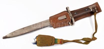 Mannlicher M1895 altiszti bajonett, látható jelzés nélkül, krómozott pengével és hüvellyel, bőr papu...