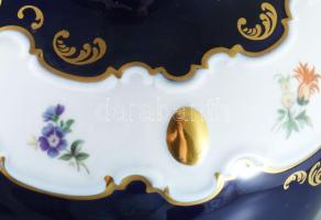 Wallendorf nagyméretű fedeles váza. Jelzett, repedésvonallal, m: 46 cm