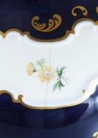 Wallendorf nagyméretű fedeles váza. Jelzett, repedésvonallal, m: 46 cm