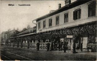 Bátyú, Batyovo, Batovo, Batiovo; Királyháza vasútállomás. Vasúti levelezőlapárusítás 3020. / railway...