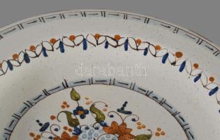 cca 1900 Olasz falitál, jelzés nélkül, hibátlan, d: 25,5 cm