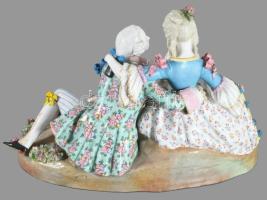 Meissen romantikus pár porcelán kompozíció. Jelzett, cca 19. sz. második fele, kis restaurálásokkal,...