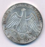 Német Szövetségi Köztársaság 1972D 10M Ag "Olimpia-München / Csomó" T:AU,XF patina
Federa...