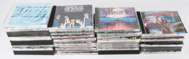 38 darabos vegyes stílusú zenei CD tétel, közte Chris Rea, Enya, Bee Gees, Mirelle Mathieu, Tina Tur...