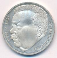 Német Szövetségi Köztársaság 1975J 5M Ag "Friedrich Ebert" T:AU
Federal Republic of Germa...