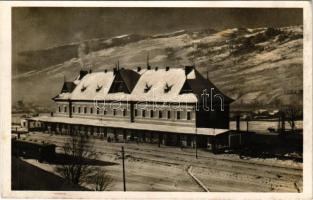 1940 Kőrösmező, Körösmező, Jaszinya, Jasina, Yasinia; vasútállomás télen, vonat / railway station in...