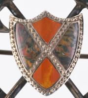 cca 1860-1880 Skót viktoriánus ezüst (Ag) bross, agát rárakásokkal. Jelzés nélkül, 5x3,5cm, bruttó 1...