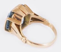 14k arany (Au) gyűrű, kissé sérült szintetikus kővel, jelzett, Pénzverő, 1966-1998 közötti fémjel, b...