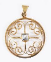 14k arany (Au) medál, akvamarinnal. Jelzett, Pénzverő, 1966-1998 közötti fémjel, br 2,62 g, d: 24 mm