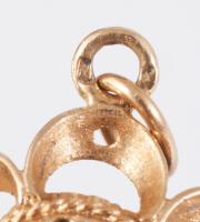 14k arany (Au) medál szintetikus kővel, Pénzverő, 1966-1998 közötti fémjel, jelzett, br 3,2 g