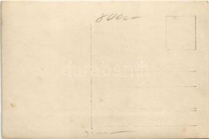 Lezuhant katonai repülő roncsa, katonák / reckage of a crashed military plane, soldiers. photo (felü...