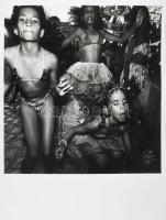 Jelzés nélkül Táncoló lányok - riói karnevál Zselatinos nagyítás, fotópapír. 38x39 cm / 41x52 cm

...