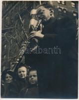 1948 Albok, John (Albok, János) (1896 - 1982): New York, zenész a jubileumi ünnepségen, hátoldalon f...