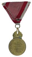 1917. "Károly Bronz Katonai Érdemérem a katonai érdemkereszt szalagján" aranyozott bronz k...