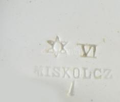 cca 1850 Miskolcz dísztányér, olasz virágkosár mintával díszítve, jelzett, kis mázkopással, d: 23,5 ...
