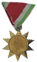1947. "A Magyar Szabadság Érdemrend bronz fokozata" részben zománcozott, patinázott bronz ...