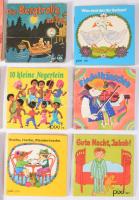 12 db német nyelvű mesekönyv-füzet, vegyes állapotban