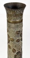 Antik bronz töltényhüvely váza, növényi díszítéssel, m: 26 cm