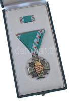 1996. "A Tiszthelyettesi Szolgálati Jel II. fokozata" ezüstözött tombak kitüntetés, aranyo...