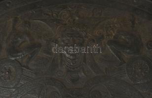 cca 1900 Neobarokk pajzs falidísz, vas, 60x43 cm