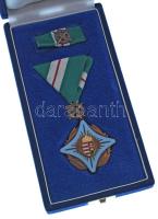 2001. "A Köz Szolgálatáért Érdemjel bronz fokozata" zománcozott bronz kitüntetés mellszala...