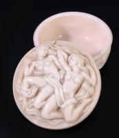 Curt Schlevogt női figurás opalinüveg bonbonier, jelzés nélkül, hibátlan, d: 9,5 cm